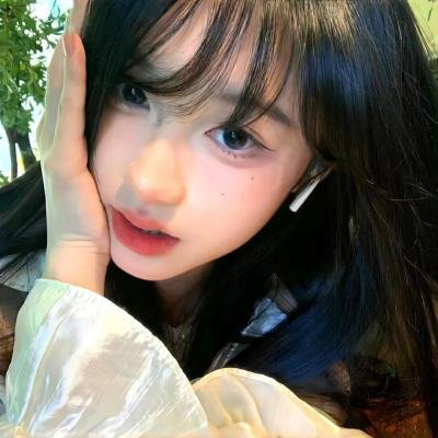 黑白小姐第二季海报
